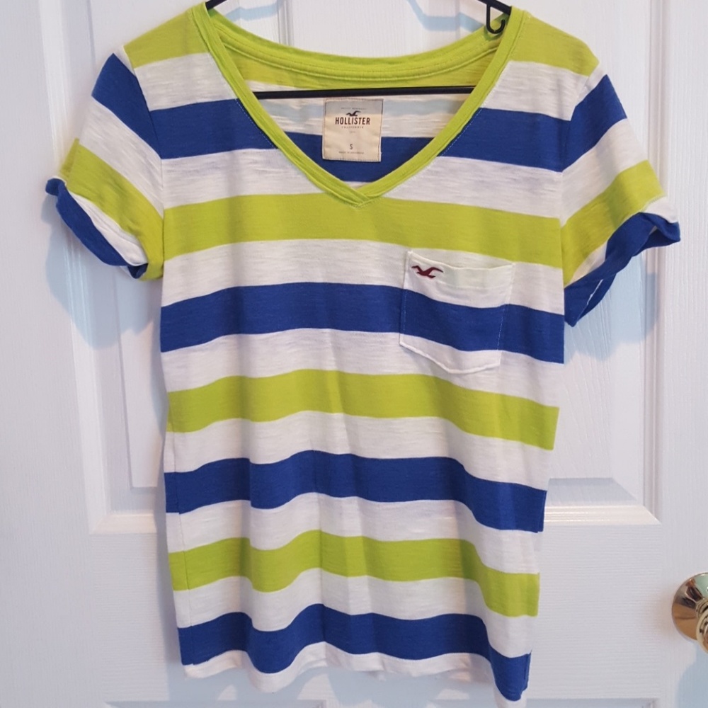 V-neck T-shirt
